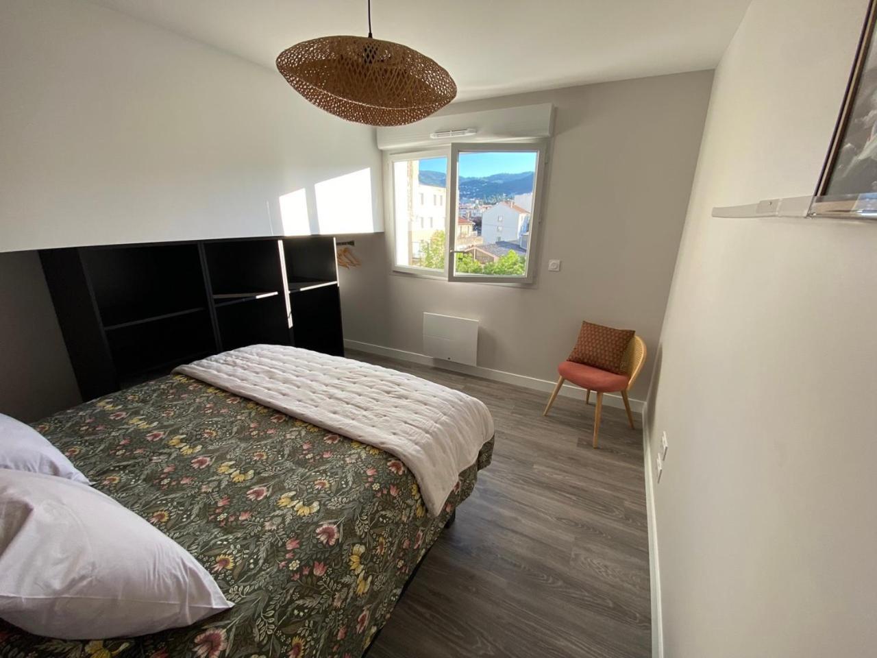 Appartement T2 Avec Parking, Loggia, Vue Puy De Dome